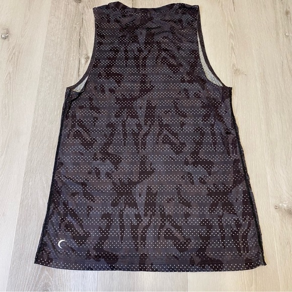 Zyia Black Camo Chill Perforated Mesh Stripe Tank, Gray/Black Camo, Size Small - Picture 3 of 9